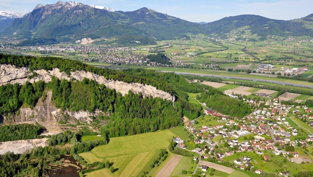 Die Bergrettung fand den Verirrten in einem sehr steilen Waldstück am Kummenberg. (Bild: Raumplanung / Land Vorarlberg)