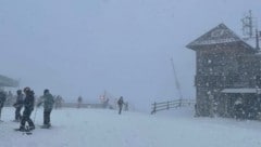 Schneefall am Montag auf der Hochwurzen (Bild: Planai Bahnen)