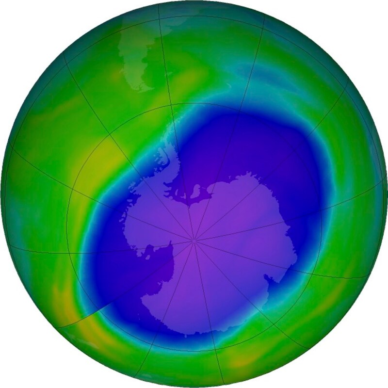 In diesem Falschfarbenbild der NASA zeigen die Farben Blau und Lila das Loch in der schützenden Ozonschicht der Erde über der Antarktis am 5. Oktober 2022. (Bild: ASSOCIATED PRESS)