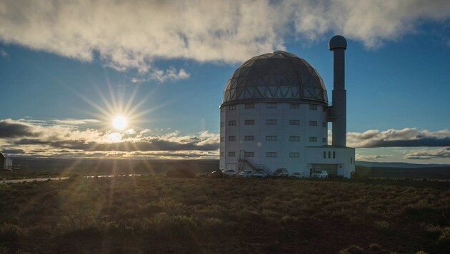 Die Messungen erfolgten mit dem „Southern African Large Telescope“ (SALT), das sich rund 400 Kilometer nordöstlich von Kapstadt im South African Astronomical Observatory befindet. (Bild: AFP)