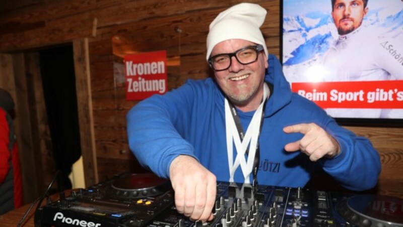 DJ Ötzi ganz in seinem Element im „Krone Weltcup Haus“! (Bild: Sepp Pail)