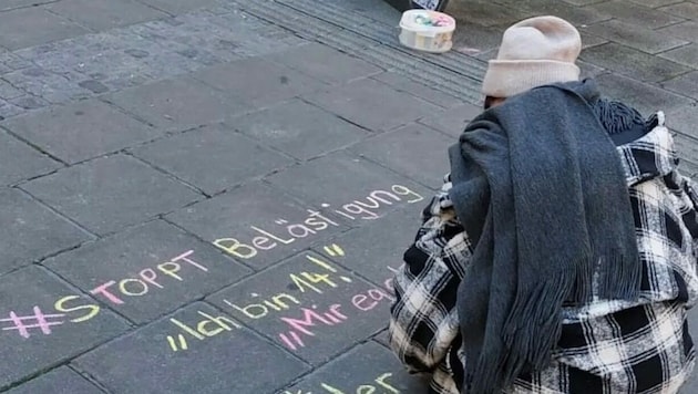 Maren Hraba und Mariella Sigg wollen „Catcalling“ in Linz zum Thema machen. (Bild: Harald Dostal)