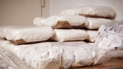 Vor der Ostküste Siziliens wurden zwei Tonnen Kokain sichergestellt (Symbolbild). (Bild: Couperfield/ stock.adobe.com)