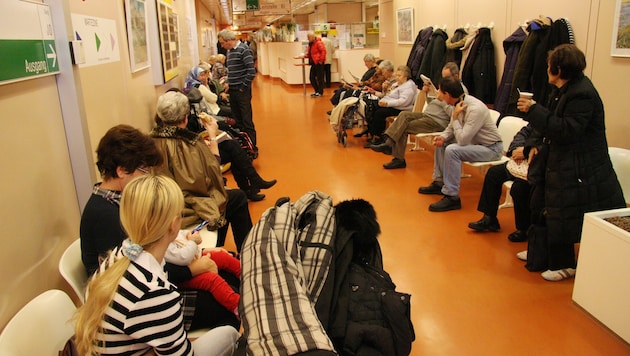Die Wartezimmer in Spitälern und Ordinationen sind voll (Bild: Martin A. Jöchl)