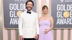 Kaley Cuoco präsentierte auf dem roten Teppich der Golden Globes stolz ihren kugelrunden Babybauch. (Bild: APA/Getty Images via AFP/GETTY IMAGES/Amy Sussman)