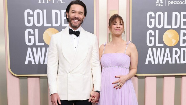 Kaley Cuoco präsentierte auf dem roten Teppich der Golden Globes stolz ihren kugelrunden Babybauch. (Bild: APA/Getty Images via AFP/GETTY IMAGES/Amy Sussman)