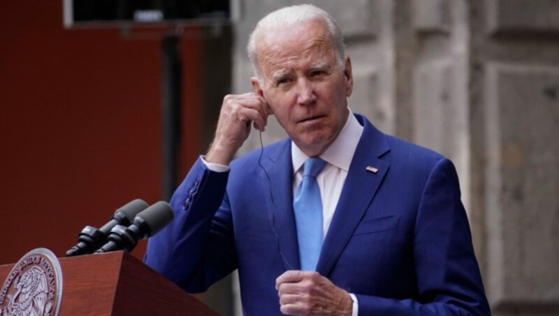 US-Präsident Biden bemüht sich angesichts des Fundes geheimer Dokumente in seinem ehemaligen Privatbüro um Schadensbegrenzung. (Bild: AP)