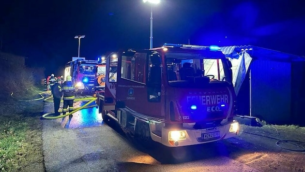 Rund 100 Feuerwehrmänner waren im Einsatz. (Bild: FF Gnies)