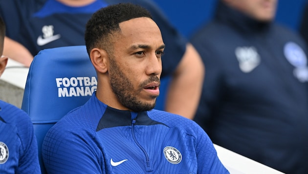 Ein gewohntes Bild: Pierre-Emerick Aubameyang auf der Ersatzbank der „Blues“.