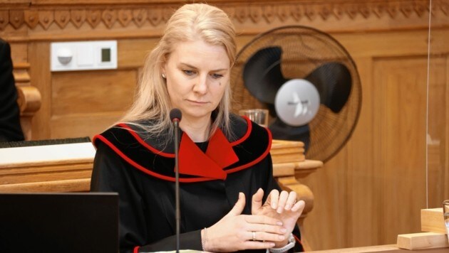 La fiscal Katharina Nocker acusa al restaurador de asesinato.  La fiscalía incluso asume que el crimen fue planeado.  (Imagen: Markus Tschepp)