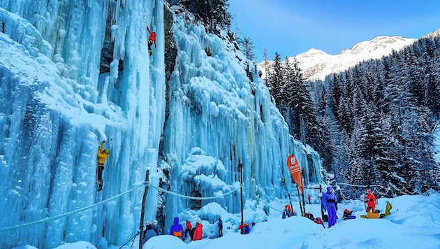 80 Routen, von leicht bis schwer, stehen den Kletterern im Winter im Eispark Osttirol zu Wahl. (Bild: Wallner Hannes)