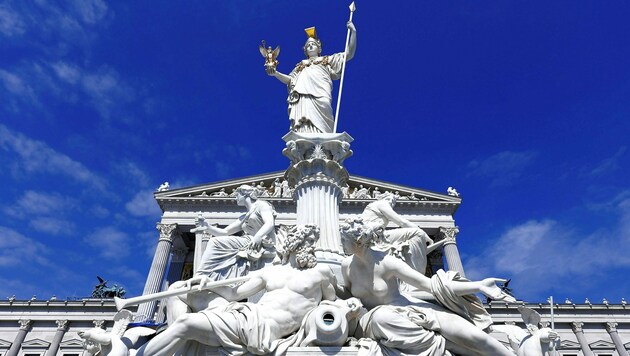 Pallas Athene also watches over the renovated Hohe Haus on the Ring in Vienna. Which Carinthian MPs will be going in and out there? (Bild: Holl Reinhard)