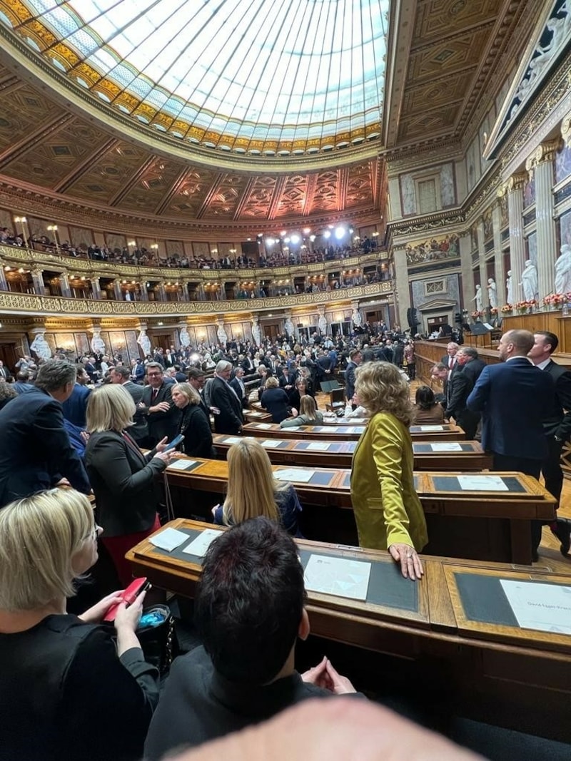 Eindrücke von der Eröffnung des Parlaments (Bild: zVg)