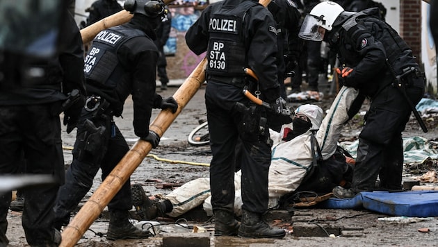 Polizeieinsatz in Lützerath (Bild: AFP)
