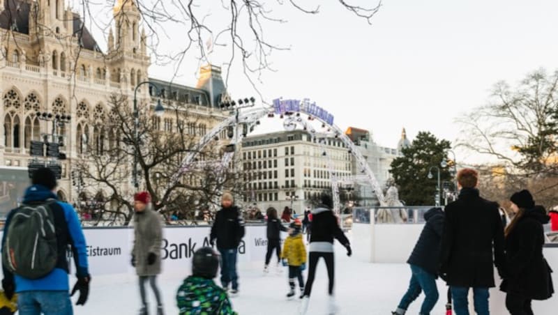 Bis 16 Uhr können Gruppen aus Kindergärten, Schulen und Horten auch heuer wieder gratis aufs Eis. (Bild: Stadt Wien Marketing / Theresa Wey)