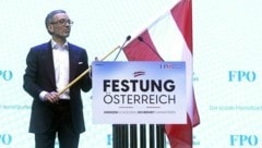 Die Einstellung der FPÖ zu Europa macht den Botschaftern sorgen – und ist auch der Knackpunkt in den Verhandlungen mit der ÖVP. (Bild: APA/ALEX HALADA)