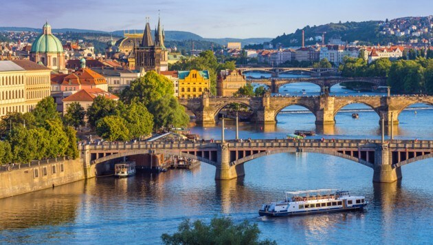 Blick über die „goldene Stadt“ Prag (Bild: Noppasinw - stock.adobe.com)