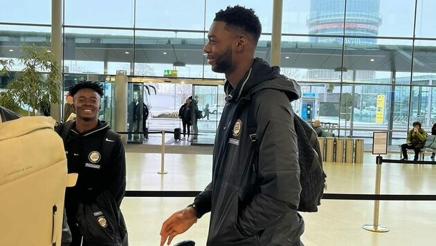 Sturms Neo-Torhüter Arthur Okonkwo bestieg mit der Mannschaft den Flieger in die Türkei. (Bild: Christoph Kothgasser)