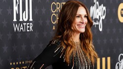 Ihr Lächeln ist legendär, jetzt zeigt es Julia Roberts auch in der aktuellen Kampagne füf den Schmuckhersteller Chopard. (Bild: APA/Presley Ann/Getty Images for SeeHer/AFP)