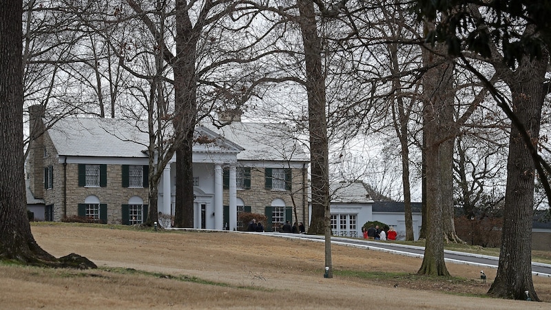 Das legendäre Elvis-Anwesen Graceland sollte zwangsversteigert werden. Lisa Marie Presleys Tochter Riley Keough ging dagegen vor und konnte einen ersten Erfolg erzielen. (Bild: APA/Justin Ford/Getty Images/AFP)