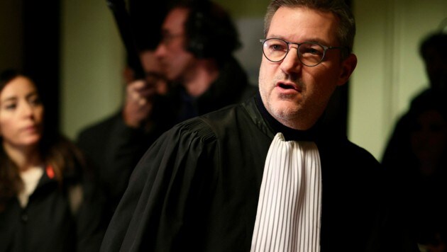 Laurent Kennes, der Anwalt von Panzeri bei einer Anhörung am Dienstag in Brüssel (Bild: AP)