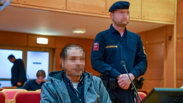 Der Syrer musste sich am Mittwoch in Linz vor Gericht verantworten. (Bild: Harald Dostal, Krone KREATIV)