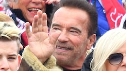 Arnold Schwarzenegger ist Stammgast bei den Hahnenkammrennen in Kitzbühel - hier im Jänner 2020. (Bild: APA/AFP/Joe Klamar)
