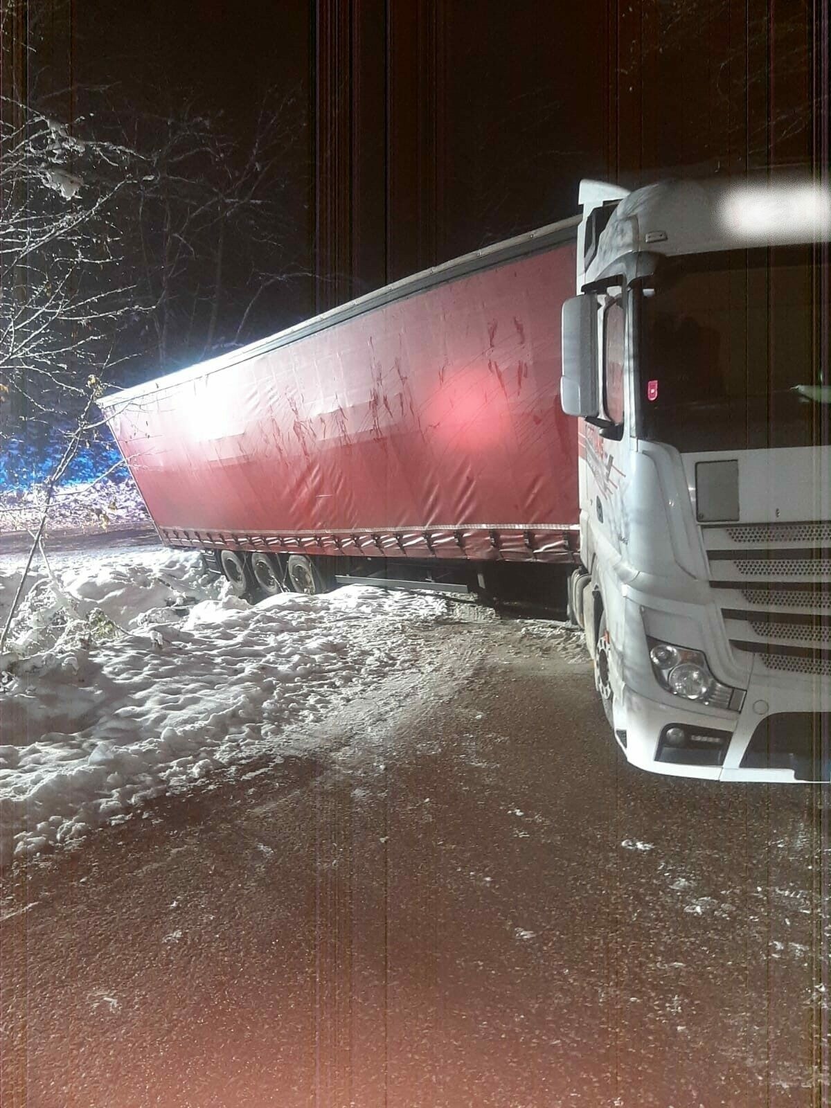 In Sackgasse Gelandet - Von Navi Fehlgeleitet: Lkw Drohte Umzukippen ...