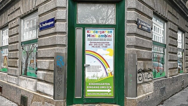 Auch im Minibambini-Kindergarten in der Goldschlagstraße 29 ist die Verunsicherung unter den Eltern groß. Eine Mutter erhebt jetzt weitere Vorwürfe. (Bild: Christoph Engelmaier)