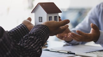 Die Grünen haben innerhalb von zwei Tagen ungefähr 10.000 Unterschriften für eine ...