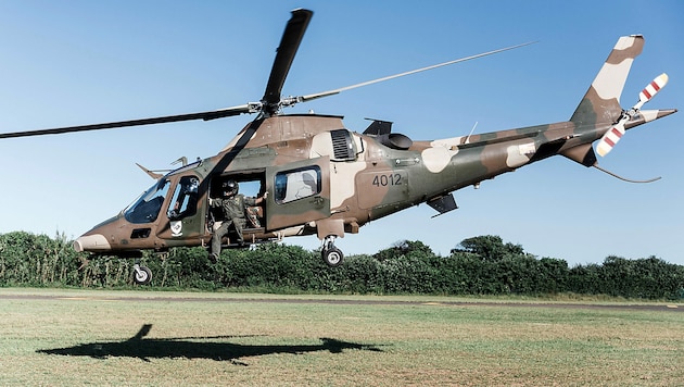 Ein Hubschrauber der südafrikanischen Streitkräfte (Bild: APA/AFP/Rajesh JANTILAL)
