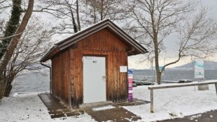 Se dice que el jubilado impulsivo instaló una cámara en este baño en Alexenau, en el municipio de Weyregg am Attersee.  (Imagen: Hörmandinger Reinhard)