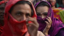 Aktivisten und Unterstützer der Transgender-Gemeinschaft in Pakistan. (Bild: APA/AFP/Rizwan TABASSUM)