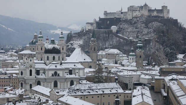 Beim Stadtspaziergang über der Landeshauptstadt zeigt sich ein winterliches Bild. (Bild: Tröster Andreas)