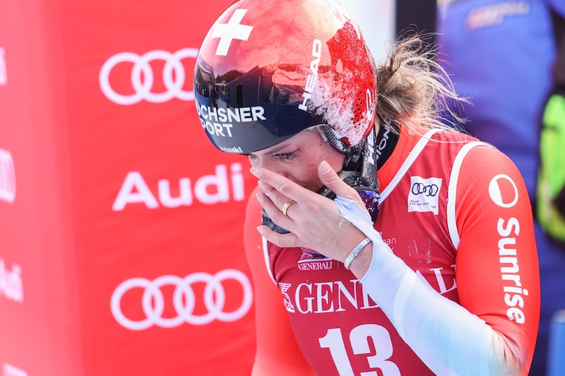 Corinne Suter nach ihrem Sturz (Bild: GEPA pictures)