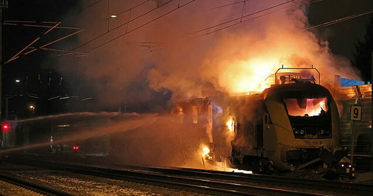 Brennende Geisterlok kurz vor Salzburg gestoppt