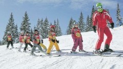 Damit einheimische Kinder auch weiterhin Skifahren lernen, braucht es mehr Angebote in den Wintersportregionen. (Bild: Gerhard Schiel)