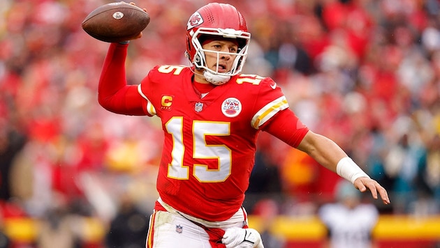 Patrick Mahomes steht mit Kansas im Halbfinale. (Bild: APA/Getty Images via AFP/GETTY IMAGES/David Eulitt)