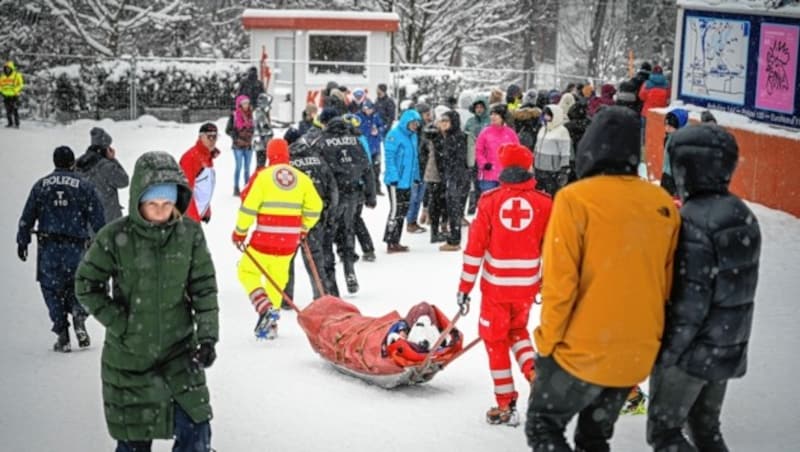 Rettung und Polizei waren gefordert. (Bild: Markus Wenzel)