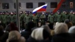 Einberufene russische Soldaten bei einer Abschiedszeremonie (Bild: AP)