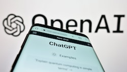 Die neueste ChatGPT-Version wird auch weniger ausschweifende Texte formulieren, die umgangssprachlicher wirken sollen. (Bild: Timon - stock.adobe.com)
