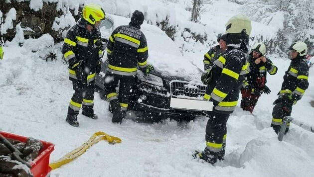 In Viktring musste die Feuerwehr ein Auto bergen (Bild: FF Viktring)