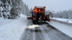 Asfinag-Räumfahrzeug am Packabschnitt der A2 (Bild: Asfinag/Bratschko)