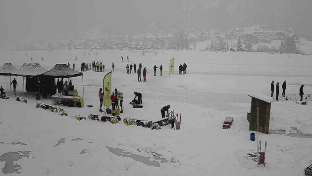 Der Schnee machte den angereisten Sportlern einen Strich durch die Rechnung (Bild: Webcam Weissensee)