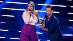 Beatrice Egli und Florian Silbereisen singen in der Abschiedsshow für Sänger Jürgen Drews den Song „1000 und 1 Nacht“ - jetzt gab es deswegen eine Anzeige! (Bild: Hendrik Schmidt / dpa / picturedesk.com)