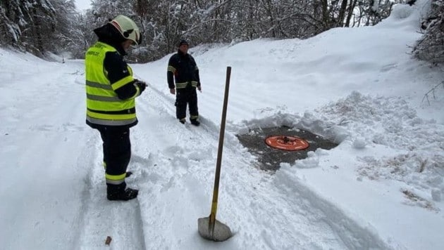 Bevor die Miegerer Landesstraße freigegeben wurde, kam die Florian 1-Einsatzdrohne der Feuerwehr Zell-Gurnitz zum Einsatz. (Bild: FF Zell-Gurnitz)