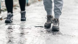 Ein Fußgänger wurde von einem LKW erwischt