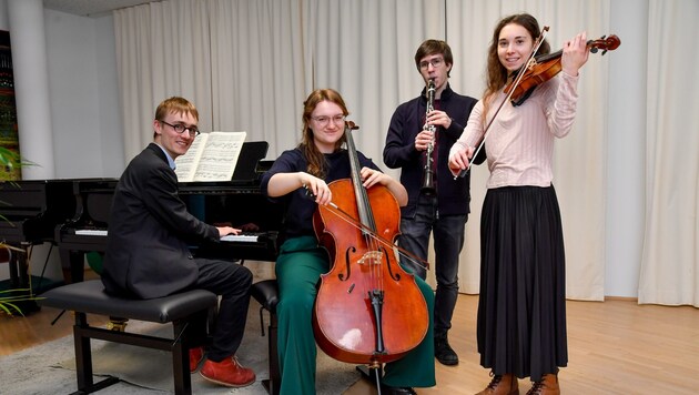 Stephan Deinhammer, Feline Gröpler, Leonhard Gaigg und Klara Brunnhofer (von li.) (Bild: Dostal Harald)