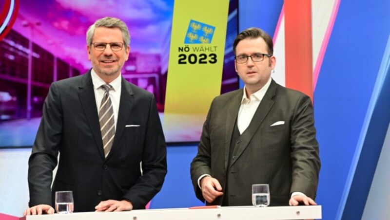 Puls-24-Moderator Thomas Mohr und Thomas H. Lauber, Chef vom Dienst der „NÖ Krone“, führten durch die Sendung. Eine Frage durften die Kandidaten aber auch einem ihrer Mitbewerber stellen. (Bild: Imre Antal)