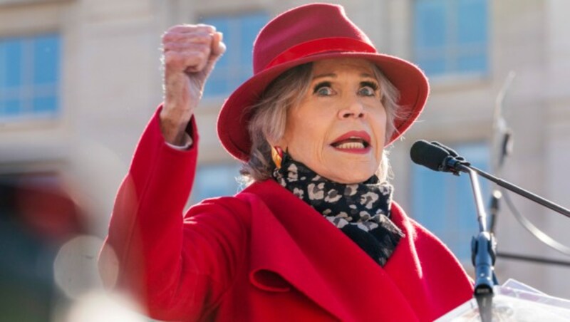 Jane Fonda ist immer wieder politisch aktiv. (Bild: APA/AP Photo/Jacquelyn Martin)